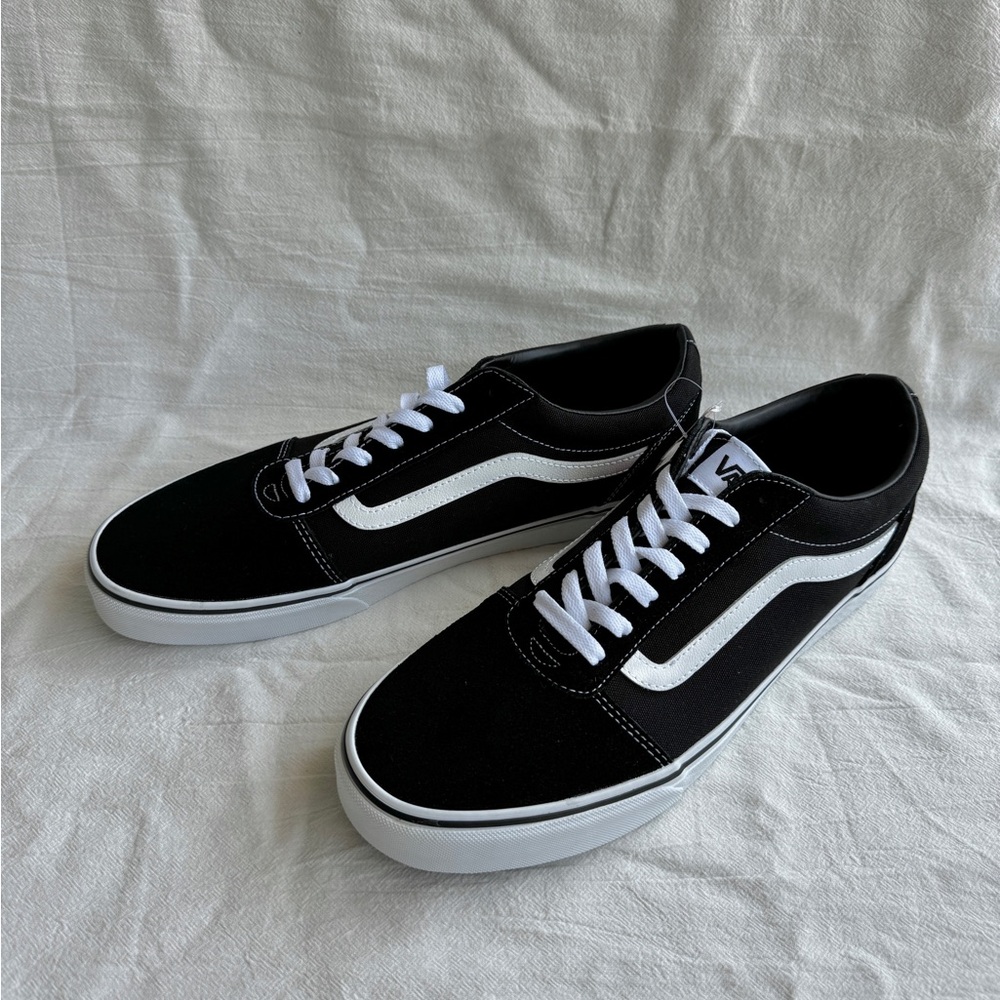 NWT Vans shoes men’s size 13